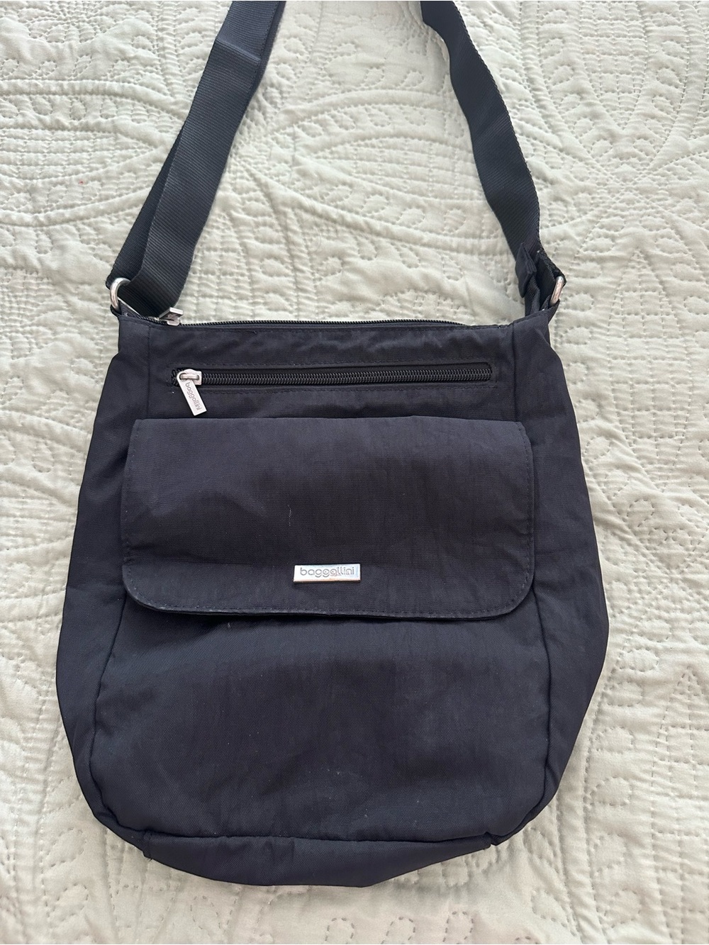 Baggallini Black Nylon Crossbody Bag - Lightweight Everyday Shoulder Bag